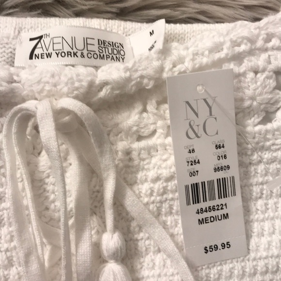 eyelet and crochet crop top from NY&Co - Picture 5 of 6